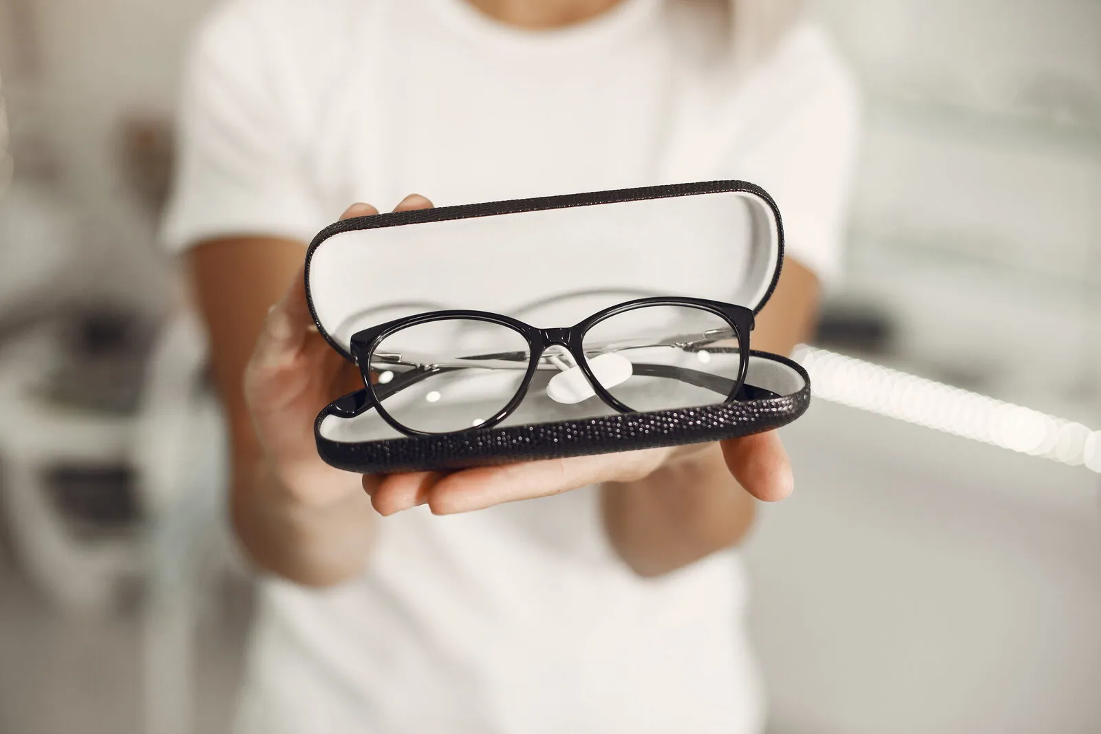 optician-glasses